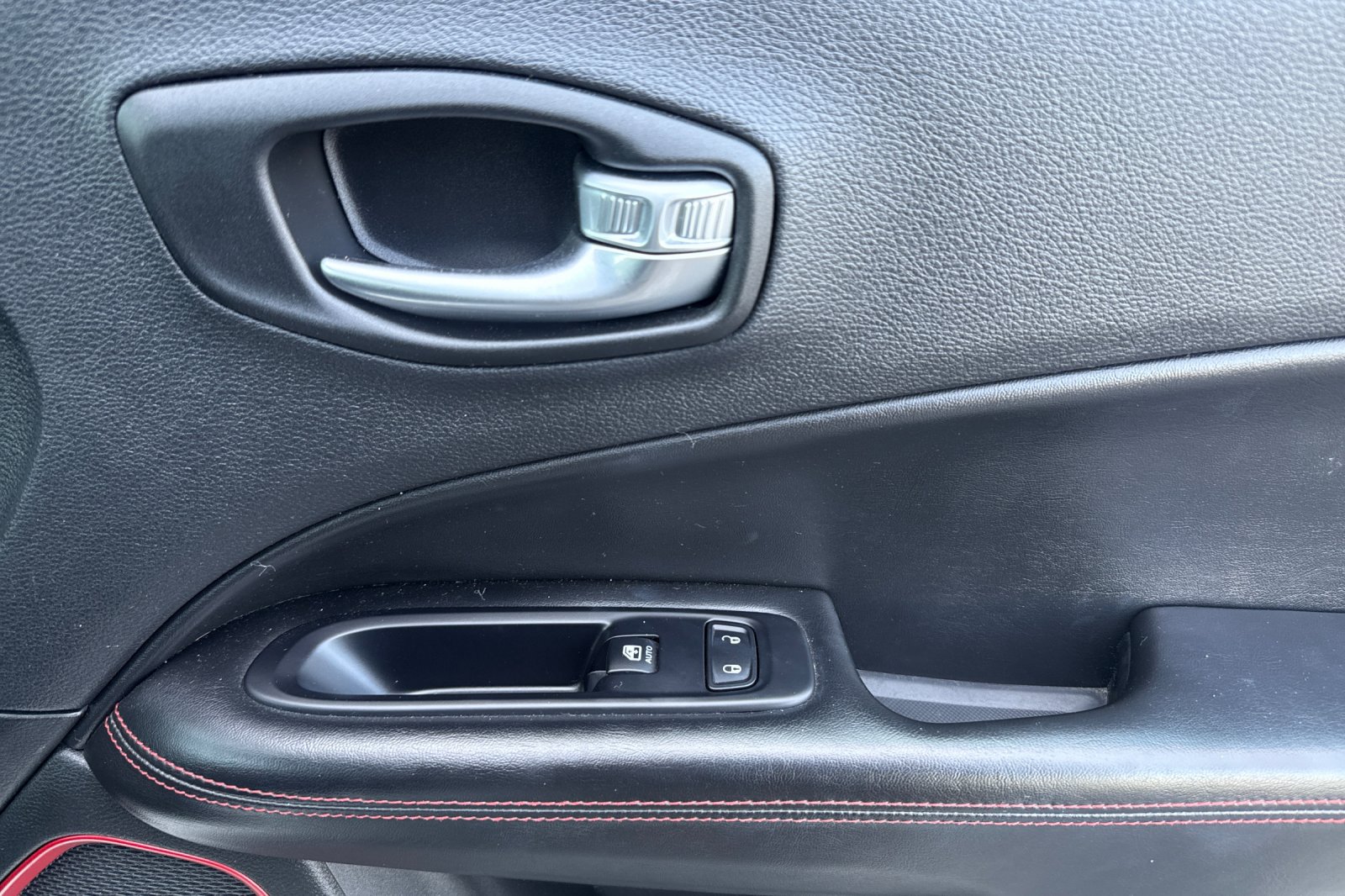 Used 2019 Jeep Compass Trailhawk AWD/4WD image 20