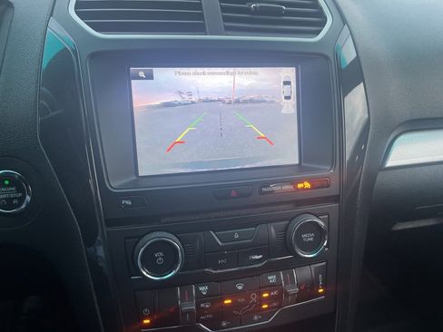 Used 2016 Ford Explorer XLT w/ Equipment Group 202A image 15