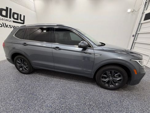 Used 2023 Volkswagen Tiguan SE FWD image 8