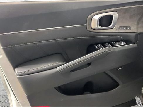Certified 2026 Kia Sorento SX Prestige AWD/4WD image 18
