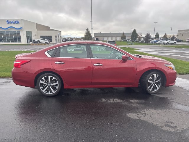 Used 2016 Nissan Altima 2.5 SR FWD image 2