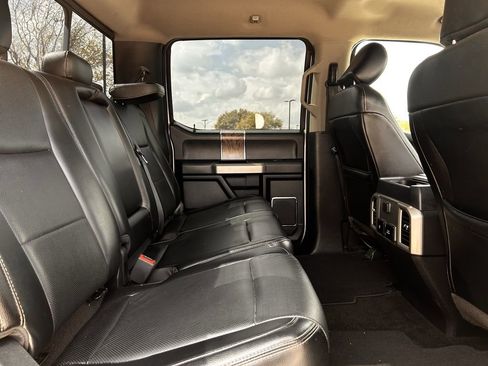 Used 2018 Ford F250 Lariat w/ Chrome Package image 29