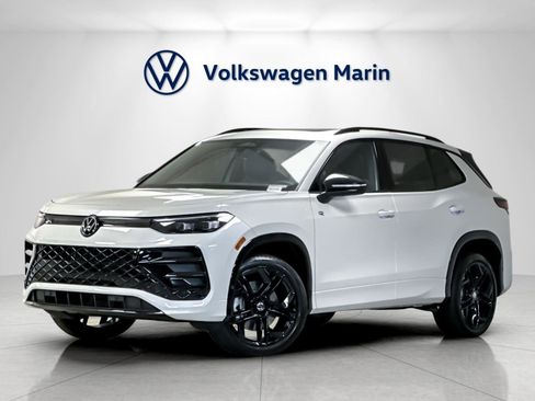 New 2026 Volkswagen Tiguan SE R-Line image 1