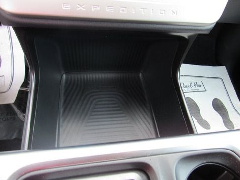 Used 2025 Ford Expedition Active AWD/4WD image 25