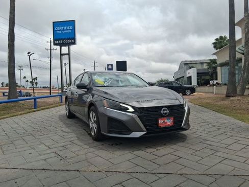 Used 2025 Nissan Altima 2.5 S FWD image 1