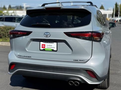 Certified 2025 Toyota Highlander XSE image 5