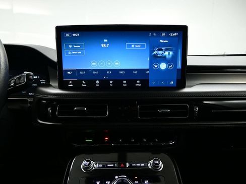 Used 2023 Lincoln Nautilus FWD w/ Premium Package image 21
