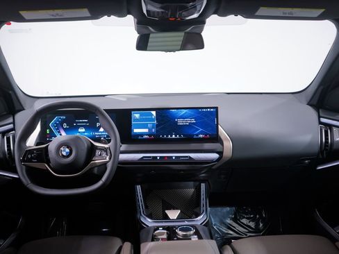 Used 2025 BMW X3 xDrive30i image 9