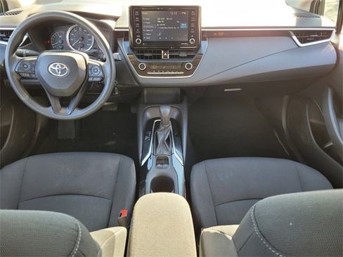 Used 2022 Toyota Corolla LE image 12