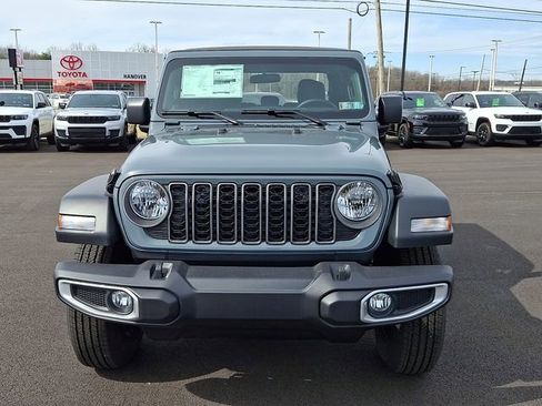 New 2026 Jeep Gladiator Sport image 5
