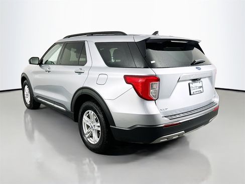 Used 2023 Ford Explorer XLT w/ Equipment Group 202A image 5