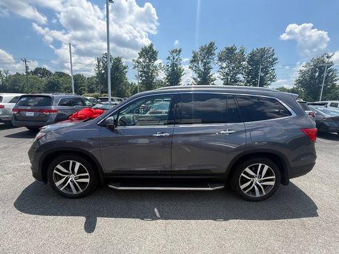 Used 2017 Honda Pilot Touring image 3
