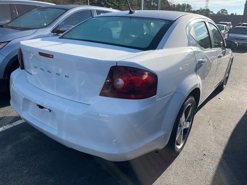 Used 2011 Dodge Avenger Lux image 5