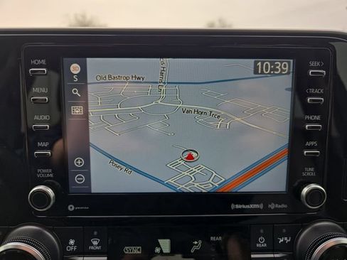 Used 2020 Toyota Highlander XLE image 23