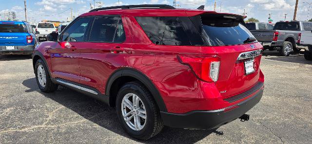 Certified 2023 Ford Explorer XLT RWD image 3