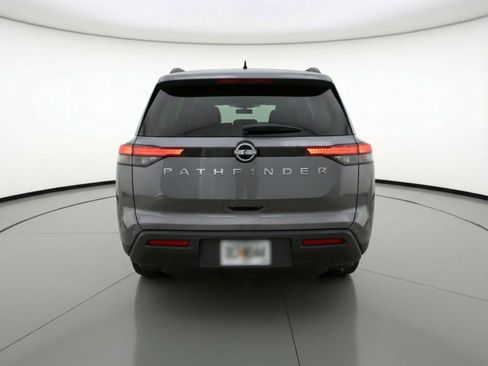 Used 2025 Nissan Pathfinder SV image 7
