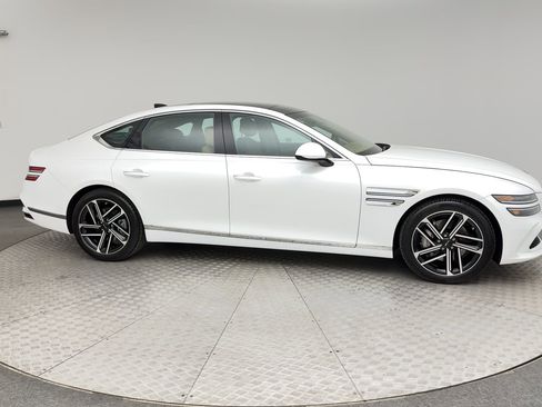 Certified 2025 Genesis G80 2.5T Advanced AWD/4WD image 9