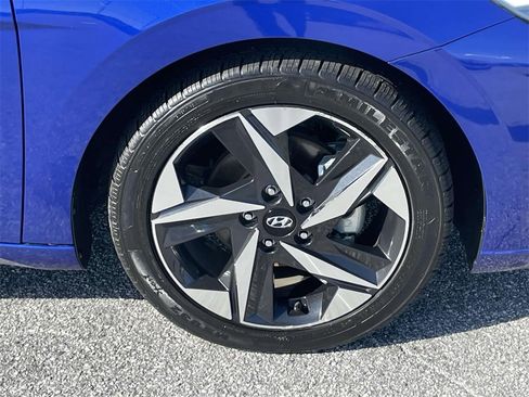 Used 2023 Hyundai Elantra SEL w/ Convenience Package image 10