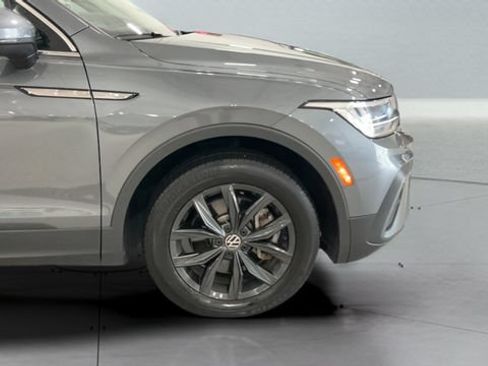 Certified 2024 Volkswagen Tiguan SE w/ Panoramic Sunroof Package AWD/4WD image 24