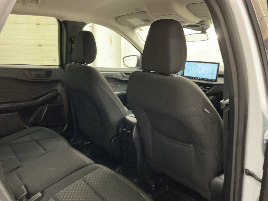 Used 2024 Ford Escape Active w/ Tech Pack #1 AWD/4WD image 35