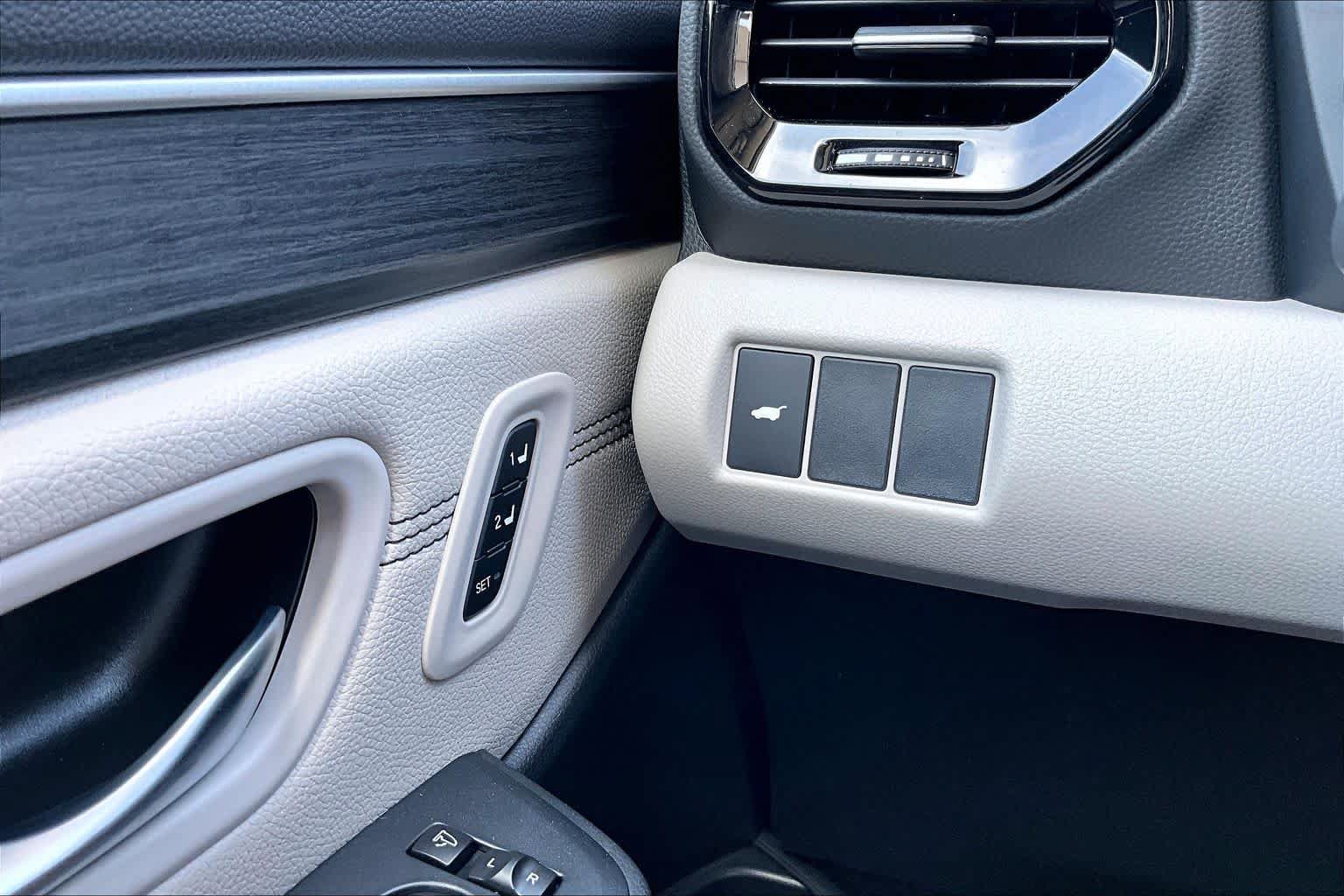 New 2026 Honda Pilot Touring image 19