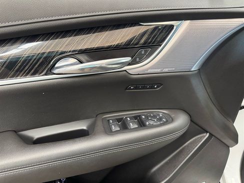 Used 2022 Cadillac XT6 Premium Luxury AWD/4WD image 12