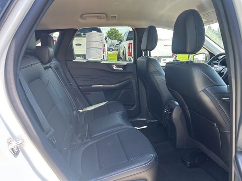 Certified 2025 Ford Escape SE FWD image 18