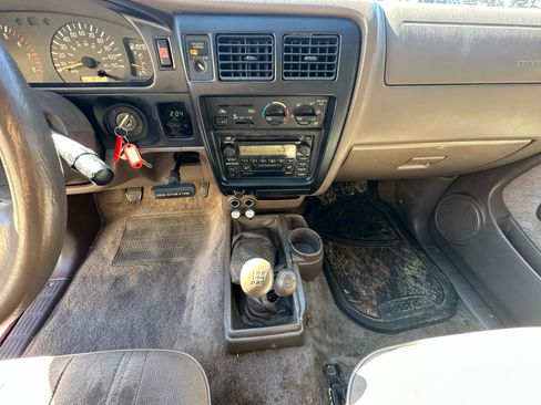 Used 2000 Toyota Tacoma 4x4 Xtracab V6 image 16
