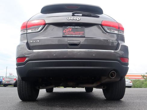 Used 2018 Jeep Grand Cherokee Limited AWD/4WD image 8