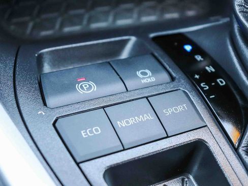 Certified 2025 Toyota RAV4 XLE Premium FWD image 28