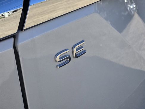 New 2026 Volkswagen Atlas SE image 8