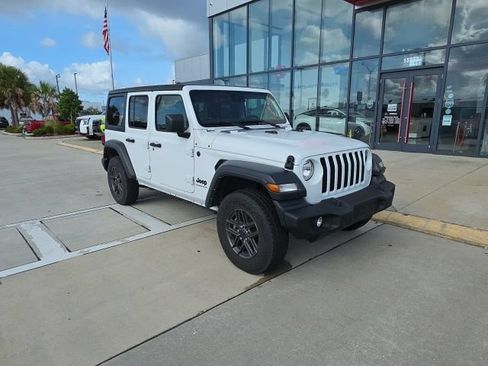 Used 2024 Jeep Wrangler Unlimited Sport AWD/4WD image 2