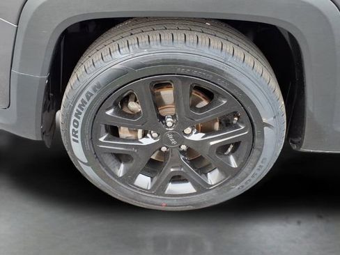 Used 2019 Jeep Renegade Altitude w/ Quick Order Package 2XM FWD image 11