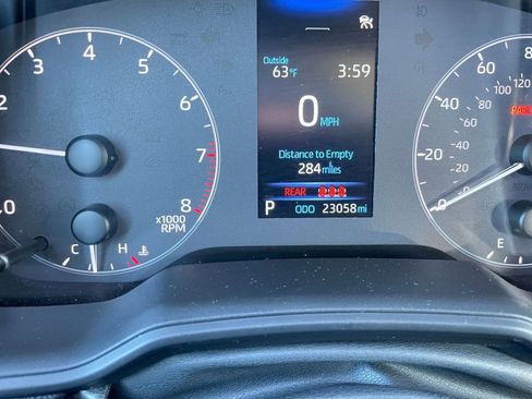 Used 2025 Toyota Corolla LE image 40