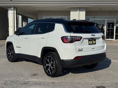 Used 2025 Jeep Compass Limited AWD/4WD image 5