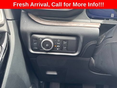 Used 2024 Ford Explorer Platinum w/ Technology Package AWD/4WD image 10