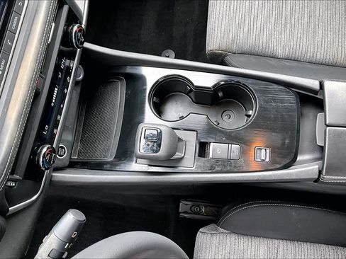 Certified 2023 Nissan Rogue SV FWD image 17