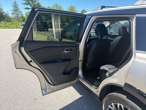 New 2026 Nissan Rogue Platinum AWD/4WD image 17