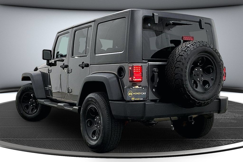 Used 2018 Jeep Wrangler Unlimited Rubicon w/ Connectivity Group AWD/4WD image 4