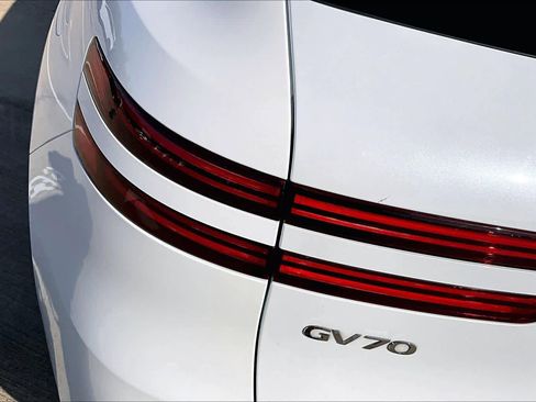 Used 2023 Genesis GV70 3.5T Sport w/ Sport Prestige Package image 28