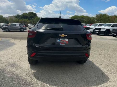Used 2024 Chevrolet Trax LS w/ Driver Confidence Package FWD image 7