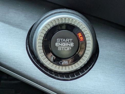 New 2026 Jeep Grand Wagoneer Limited image 32