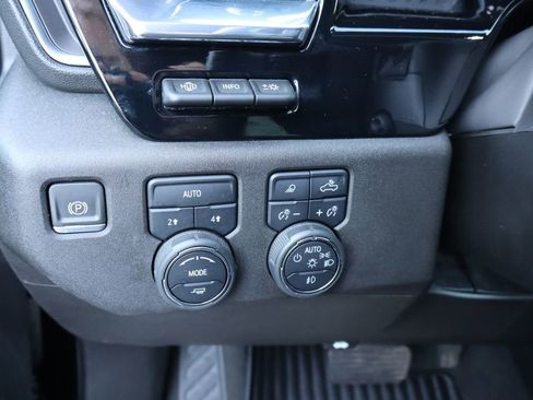 Used 2023 Chevrolet Silverado 1500 LTZ w/ Technology Package AWD/4WD image 15