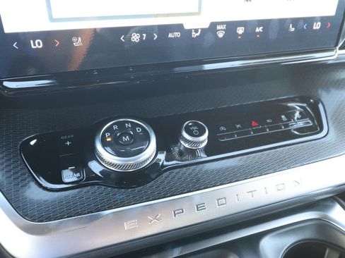 New 2026 Ford Expedition Max Platinum w/ Stealth Appearance Package image 22