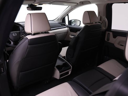 Certified 2026 Honda Odyssey Elite image 11
