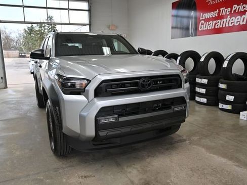 New 2026 Toyota 4Runner SR5 AWD/4WD image 3