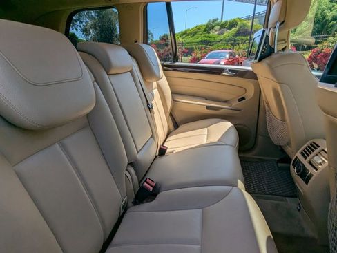 Used 2012 Mercedes-Benz GL 450 4MATIC image 21