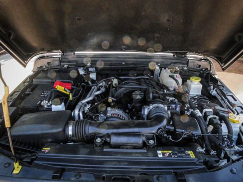 Used 2022 Jeep Gladiator Sport image 30