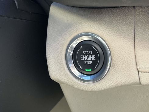 Used 2022 Buick Envision Avenir w/ Technology Package II image 10