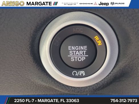 New 2026 Chrysler Pacifica Select FWD image 30